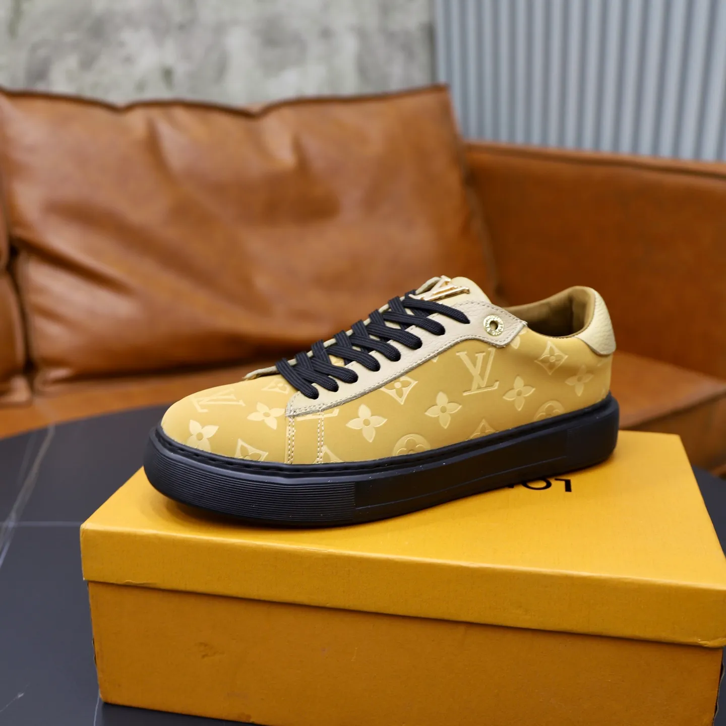 Ex-factory price: 440💰🙅‍♂️🙅‍♂️🙅‍♂️ Brand: LV Louis Vuitton Standard code: 38-44 (45 customized) Grade: Same as the official website Material: Original material splicing Comfortable and breathable lining Lightweight and wear-resistant sports outsole Style category: Men's fashion casual shoes Running sneakers Distinguished luxury brand elements Top luxury Color: actual picture color